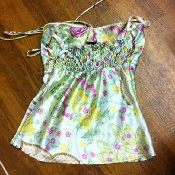 Top - Picture 2 of 2