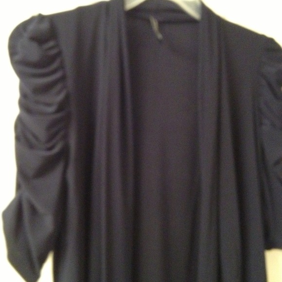 SOLD Open cardigan - Picture 2 of 2