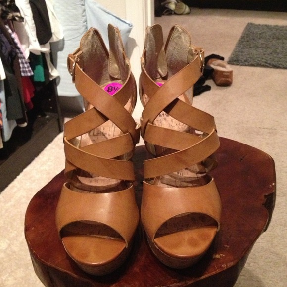 G by Guess Wedges - Picture 2 of 4