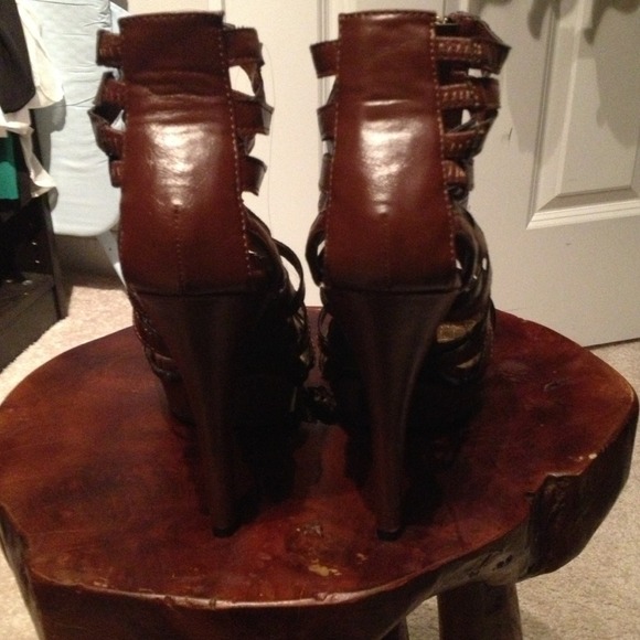 Anne Michele brown heels BNWT - Picture 2 of 4