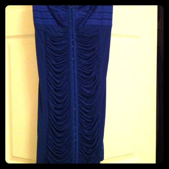 ⬇Price Reduced⬇Royal Blue Form Fitting Dress. - Picture 1 of 4