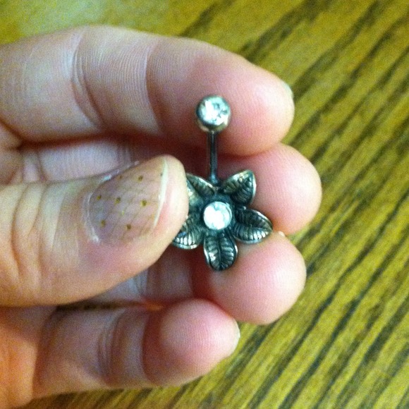 Flower belly ring