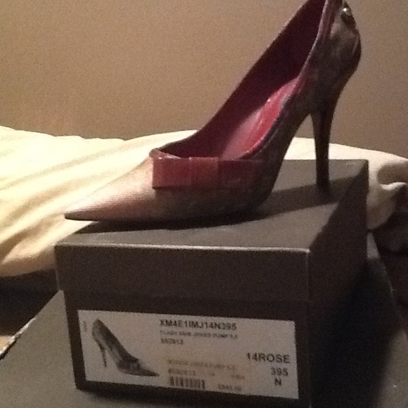 Louis Vuitton Jokes Pump