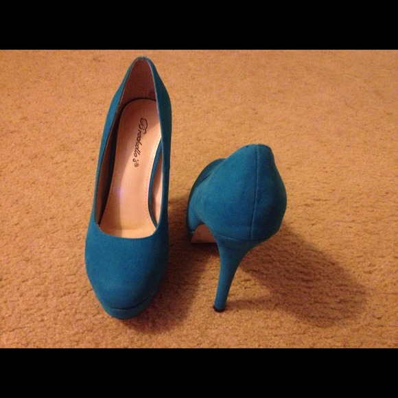Size 8 blue suede pumps - Picture 3 of 4