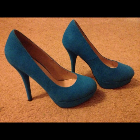 Size 8 blue suede pumps - Picture 4 of 4