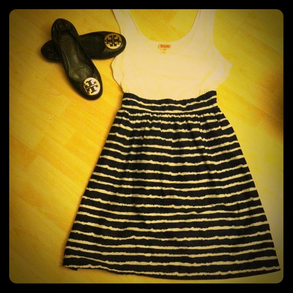 SOLD Super cute dress!!