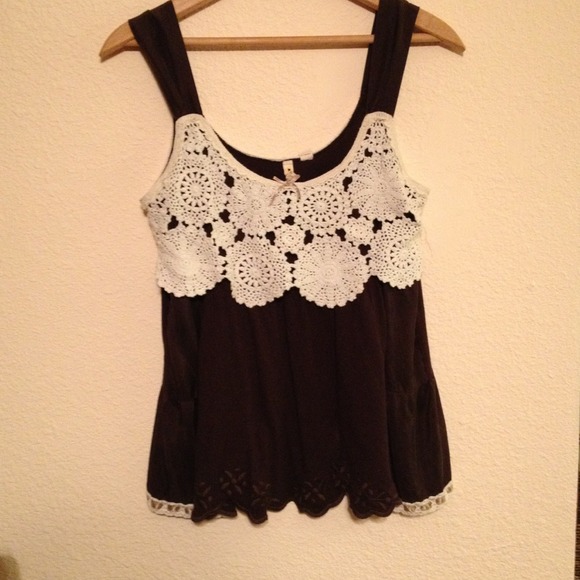 Little yellow button top!