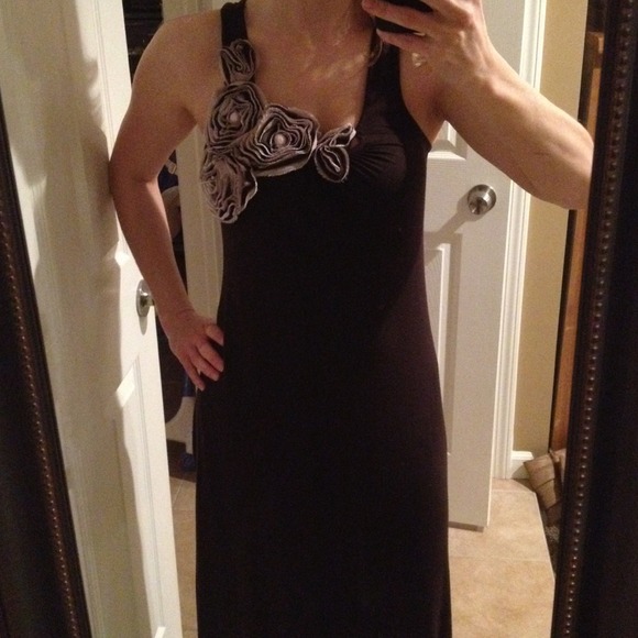 Brown rosette strap dress