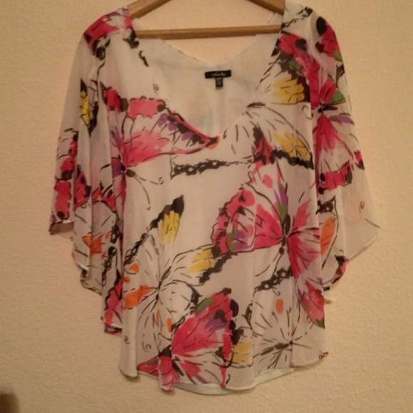 Butterfly top with flared split sleeves!