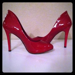 Red bcbg pumps!