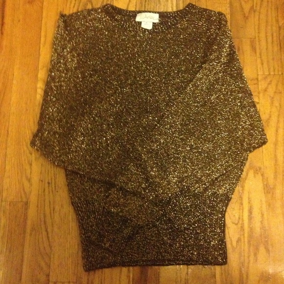 Sweaters - Sparkly gold sweater & mint top bundle!