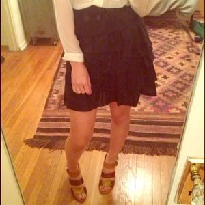 🌟SOLD in Bundle🌟 H&M Ruffle Skirt