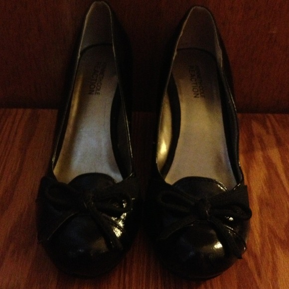 💢SOLD💢 Black on black with bow work wedges