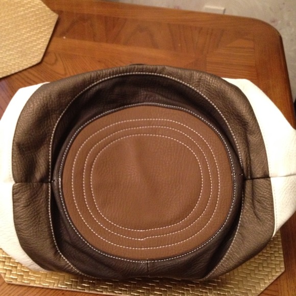 🎉SOLD🎉D&G Purse - Picture 4 of 4