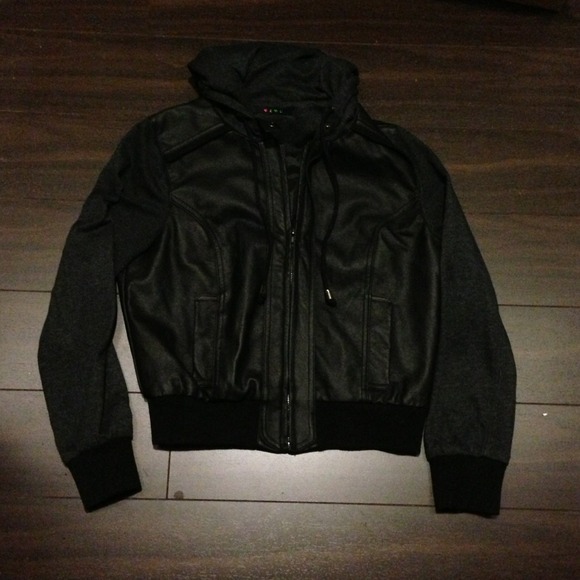 ❌SOLD❌Faux black leather and Cotten jacket