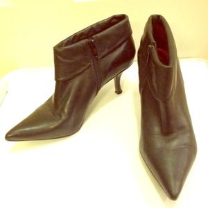 Nine West Leather Booties. Sz 7. Worn once.