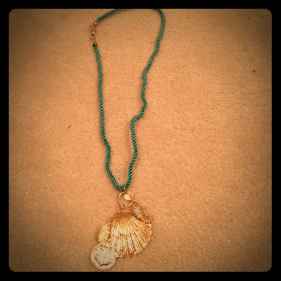 Beautiful oceanic necklace