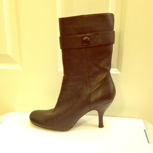 Kenneth Cole leather boots. Sz 7. Exc condition.