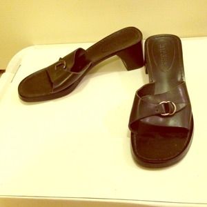 Ralph Lauren sandals. Sz 7. Exc condition.