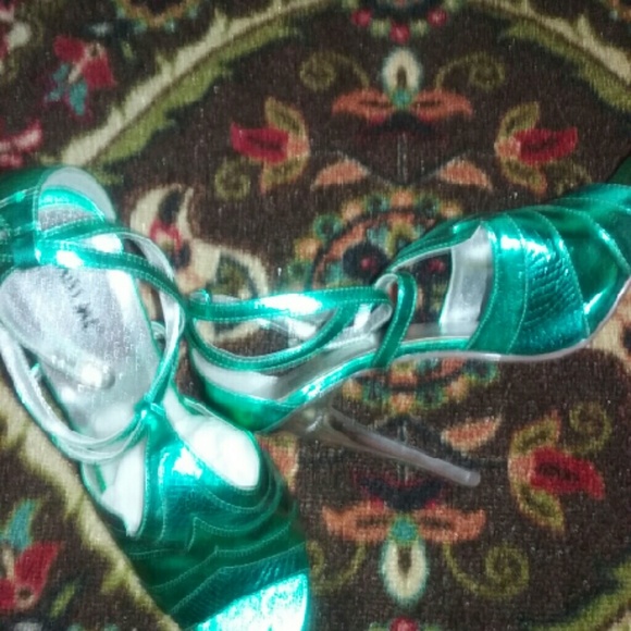 Shoes - Picture 2 of 2