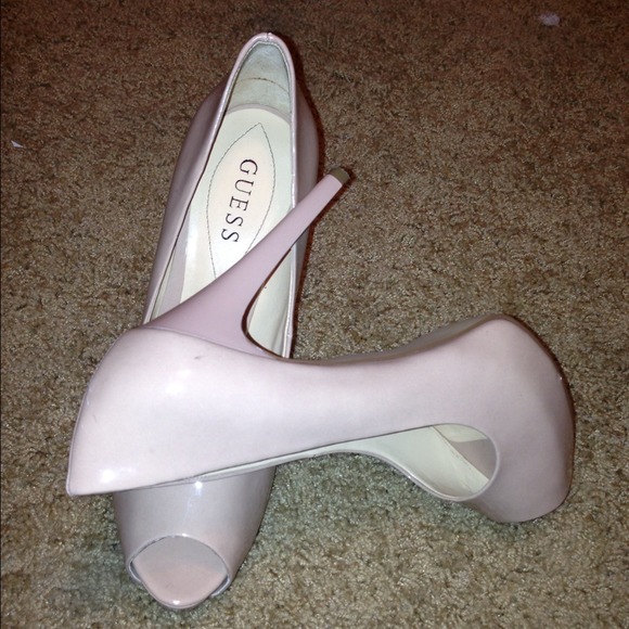 Guess Nude Peep Toe Pump