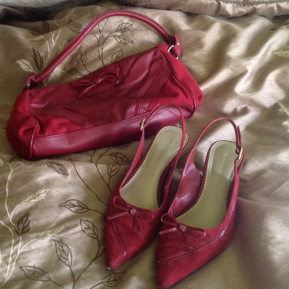 Predictions suede sling backs with matching purse. - Picture 1 of 4