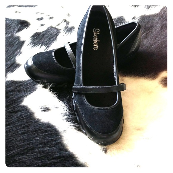 📌📌SOLD📌📌Sketchers slip on shoes