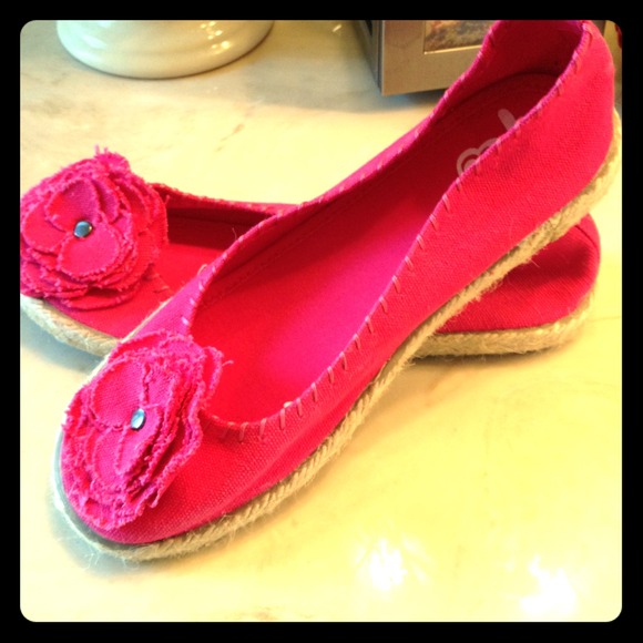 Adorable pink canvas flats- make me an offer!!!
