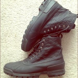 LOWER PRICE!!! Mens Gucci Duck Boot w/Embossed "G"