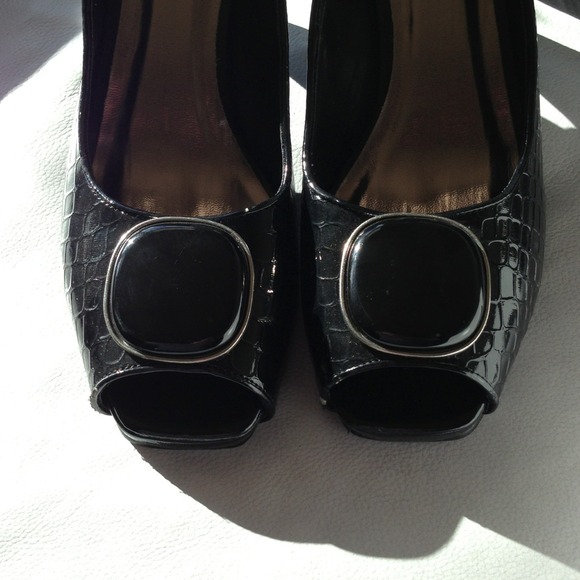 Black faux croc heels - Picture 2 of 4