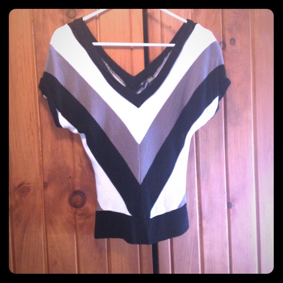 V stripped Medium shirt from Winsor.