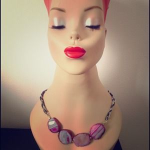 Druzy and metal chain necklace