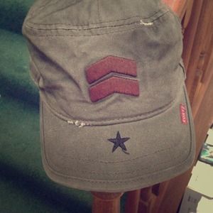 Reserved!!! NEW~A.KURTZ hat size medium