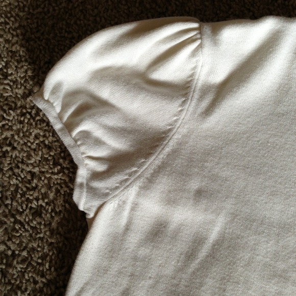 Ivory sweater - Picture 3 of 3