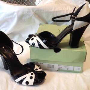 Modern black and white heel