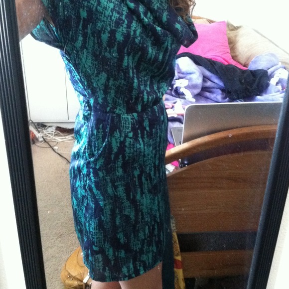 Dress - Picture 2 of 4