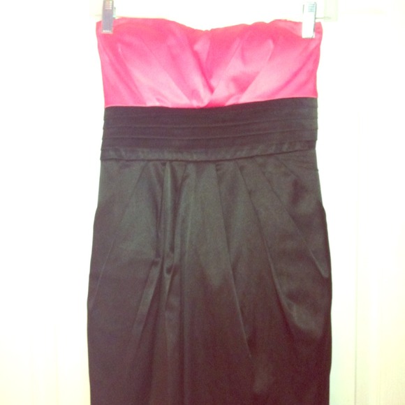 STRAPLESS CORAL & BLACK SATIN DRESS!