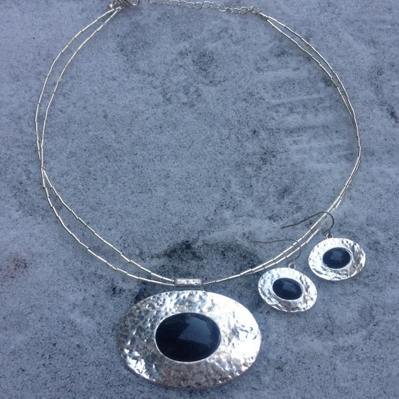 Silver tone faux onyx pendant necklace + earrings