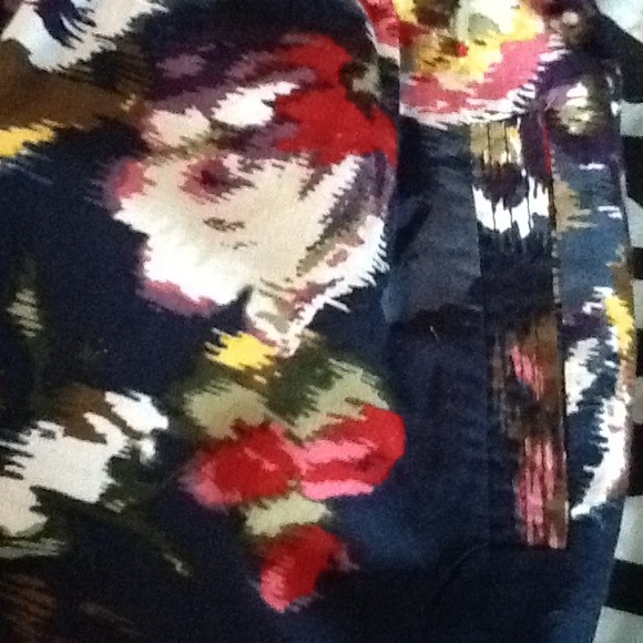 Hollister skirt - Picture 2 of 3