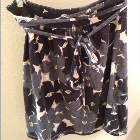 Cute blue & white flower skirt