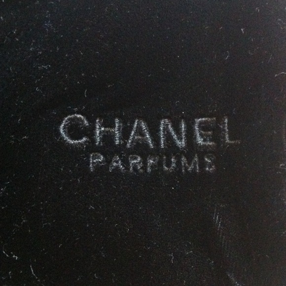 ⬇REDUCED⬇CHANEL Make-Up Bag