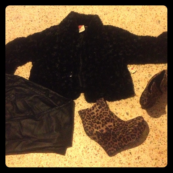 Black crop faux rabbit fur coat
