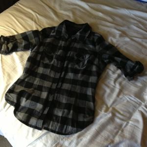 🎉🎉SOLD🎉🎉Guess button up