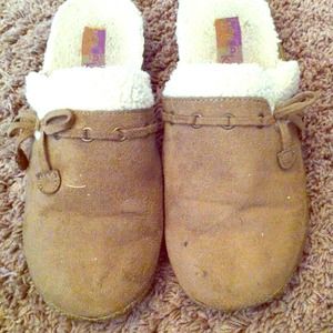 Minnetonka Birkenstock style clogs