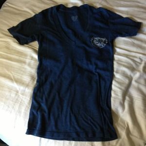 🎉🎉SOLD🎉🎉Navy blue tee