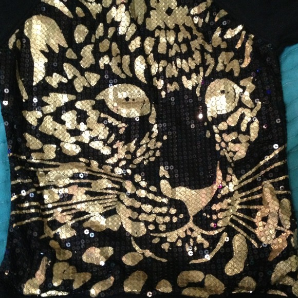 Top - Picture 2 of 2