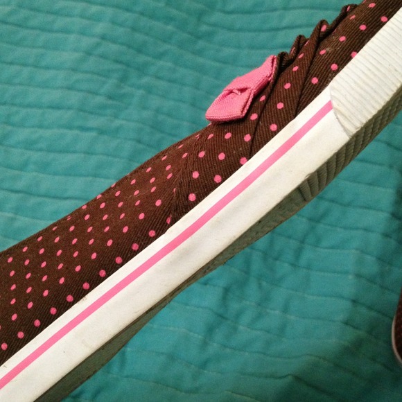 Shoes - Picture 3 of 3