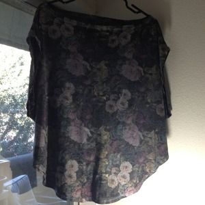 🎉🎉SOLD🎉🎉 Chaser batwing top