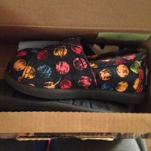 Tiny Toms size 5