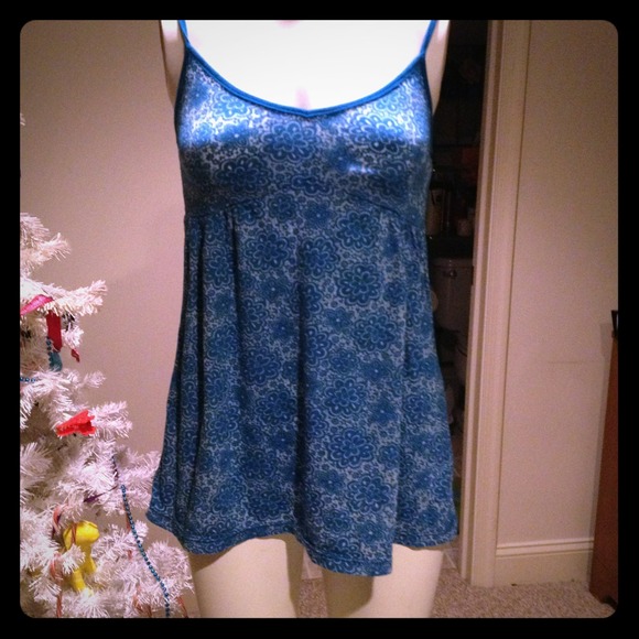 Cute blue top